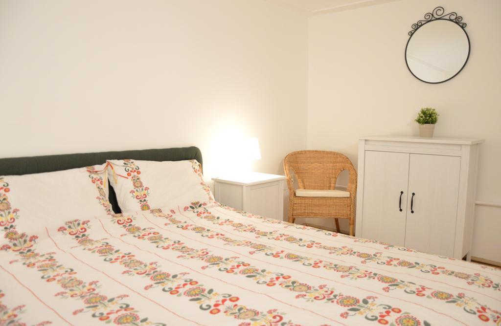 Friendly In Center Apartment *