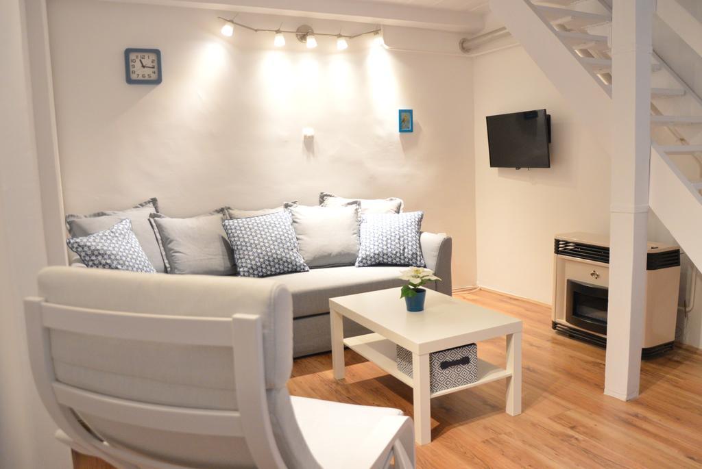 Friendly In Center Apartment